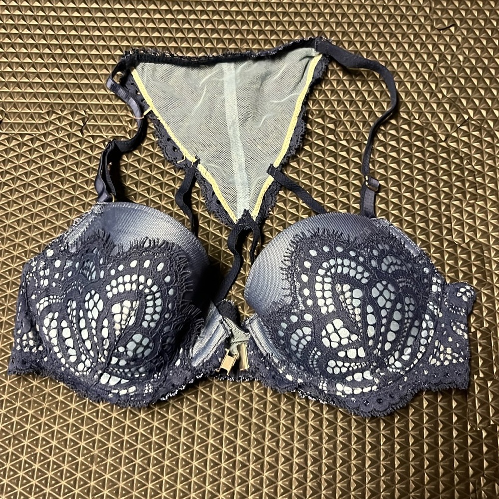 Victoria’s Secret Dream Angels lightly lined Demi bra